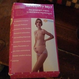 Nwot diggold maternity belt  xlg
